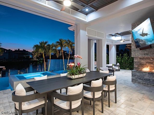 3801 CRAYTON RD, Naples, FL 34103