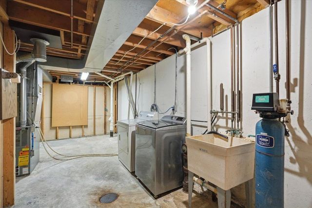 6406 Jacobs Way, Madison, WI 53711
