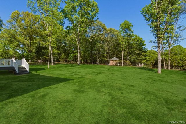 95 Grassy Pond Drive, Smithtown, NY 11787