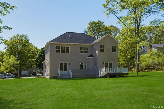 95 Grassy Pond Drive, Smithtown, NY 11787