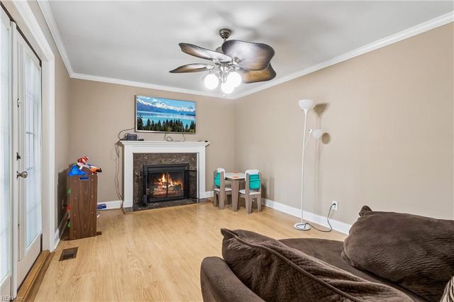 442 Winterhaven DR, Newport News, VA 23606