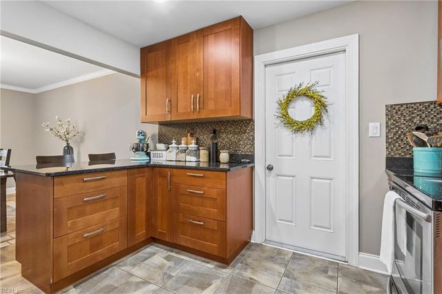 442 Winterhaven DR, Newport News, VA 23606