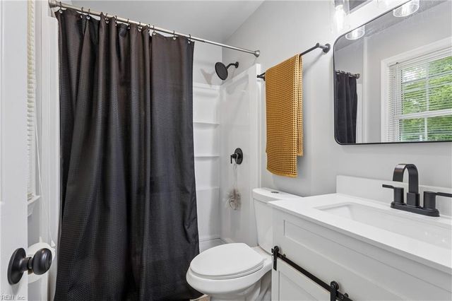 442 Winterhaven DR, Newport News, VA 23606