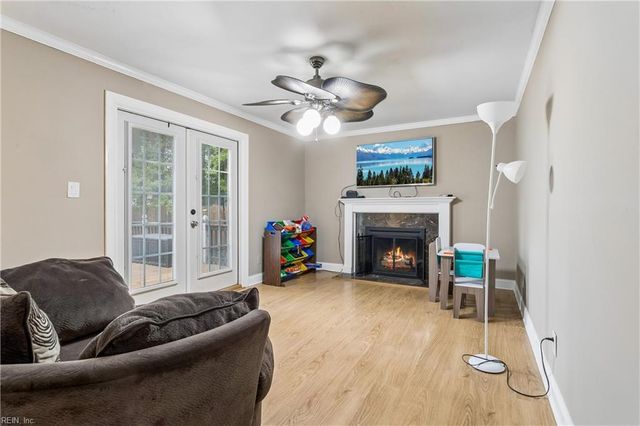 442 Winterhaven DR, Newport News, VA 23606