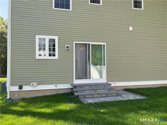 38 Glastonbury Avenue, Rocky Hill, CT 06067