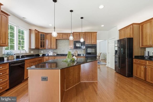 19044 KIPHEART DR, Leesburg, VA 20176