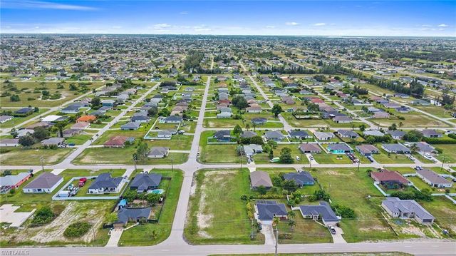 2114 Kismet PKWY W, Cape Coral, FL 33993