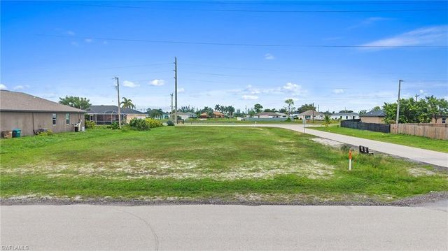 2114 Kismet PKWY W, Cape Coral, FL 33993