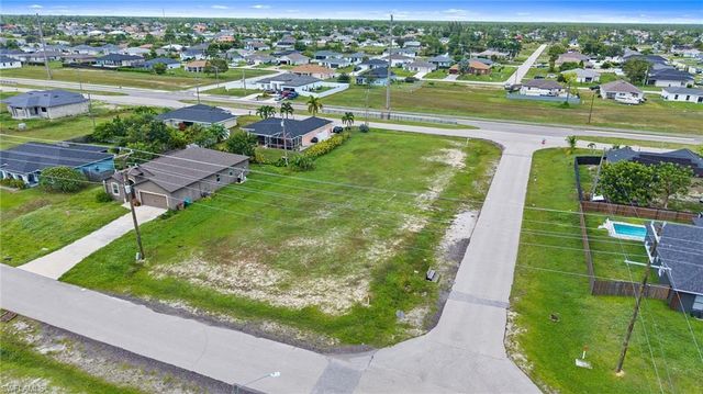 2114 Kismet PKWY W, Cape Coral, FL 33993