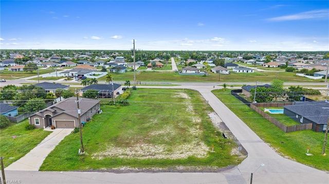 2114 Kismet PKWY W, Cape Coral, FL 33993