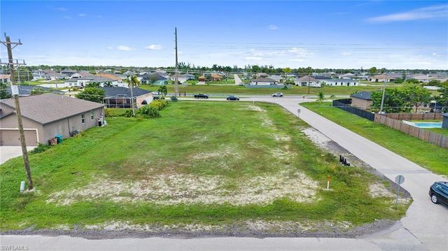 2114 Kismet PKWY W, Cape Coral, FL 33993