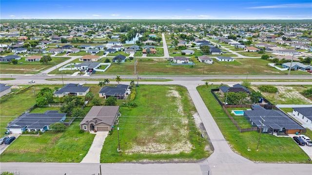 2114 Kismet PKWY W, Cape Coral, FL 33993