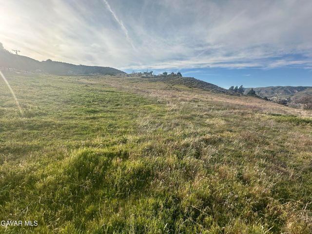 87th Stw Vic Vientos, Leona Valley, CA 93551