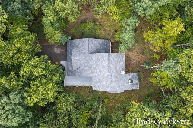 6803 Blue Ridge Drive, Belmont, MI 49306