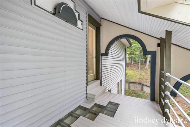 6803 Blue Ridge Drive, Belmont, MI 49306
