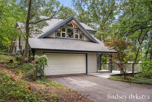 6803 Blue Ridge Drive, Belmont, MI 49306