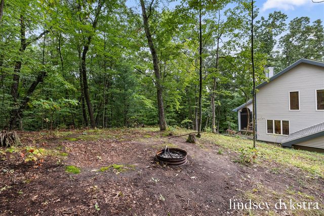 6803 Blue Ridge Drive, Belmont, MI 49306