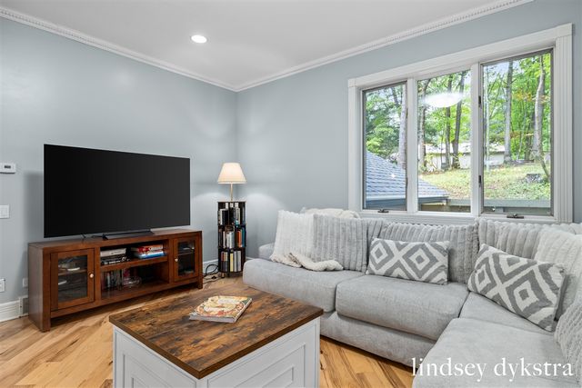 6803 Blue Ridge Drive, Belmont, MI 49306