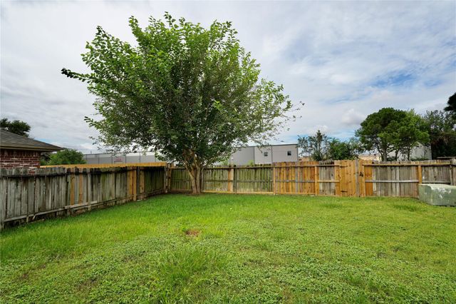 6939 Lower Arrow Dr, Houston, TX 77086