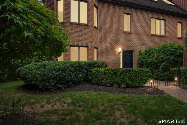 3300 Park Avenue 16, Bridgeport, CT 06604