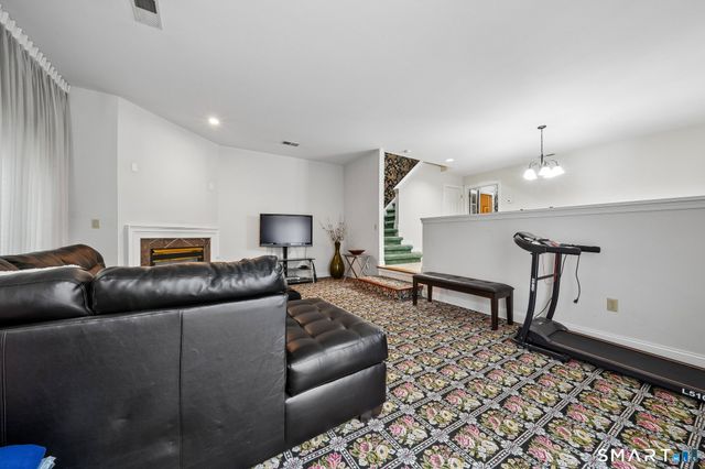 3300 Park Avenue 16, Bridgeport, CT 06604