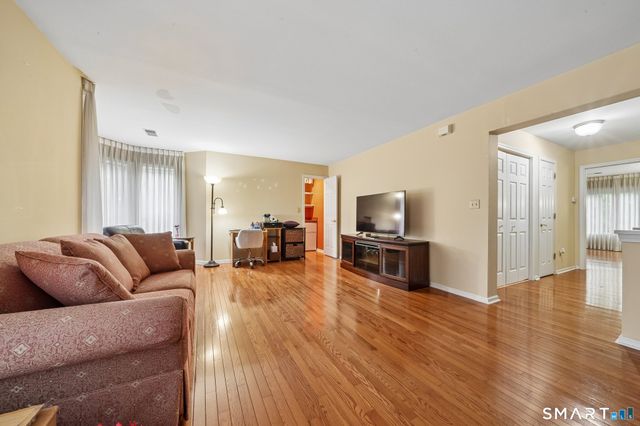 3300 Park Avenue 16, Bridgeport, CT 06604