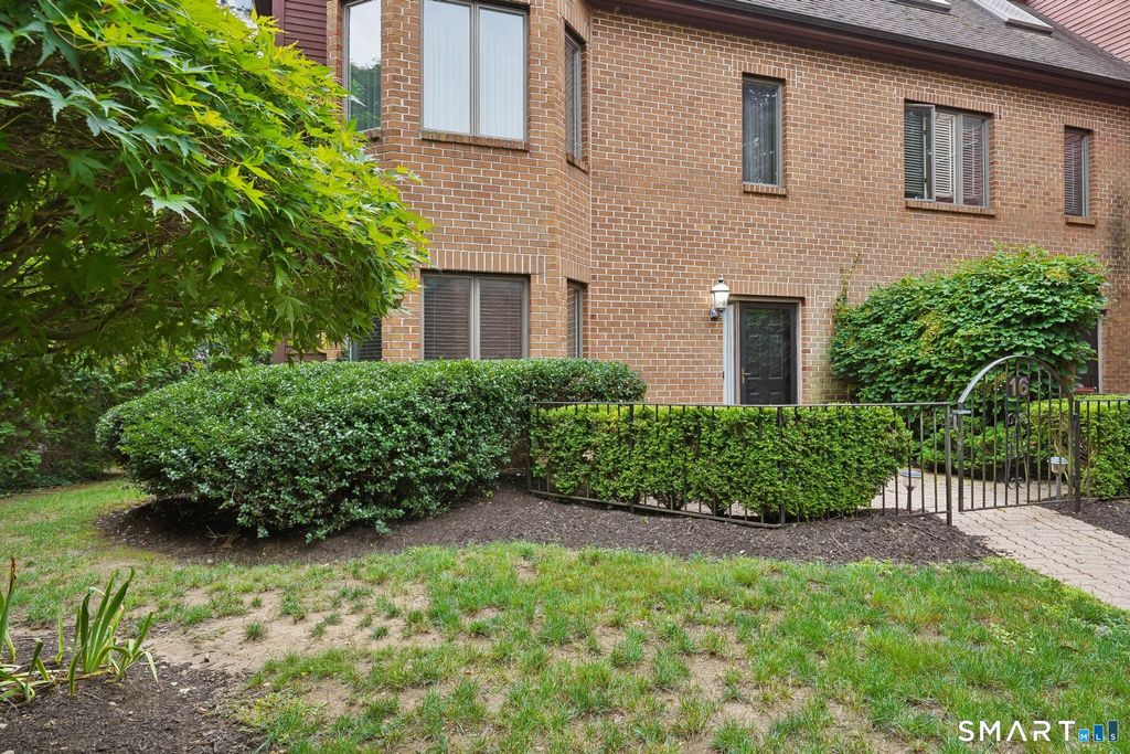 3300 Park Avenue 16, Bridgeport, CT 06604