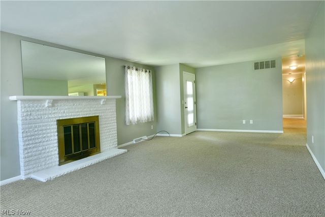 2141 North Road NE, Warren, OH 44483