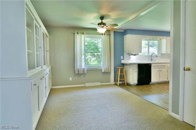 2141 North Road NE, Warren, OH 44483