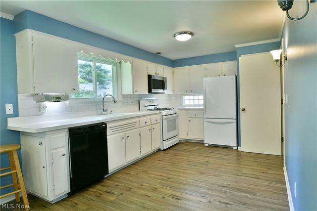 2141 North Road NE, Warren, OH 44483
