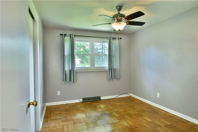 2141 North Road NE, Warren, OH 44483