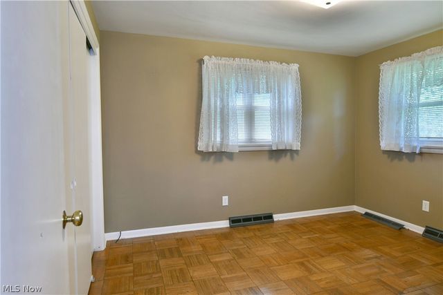 2141 North Road NE, Warren, OH 44483