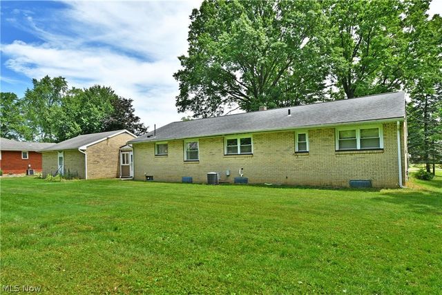 2141 North Road NE, Warren, OH 44483