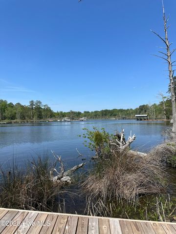 801 Sawmill Landing, Bath, NC 27808