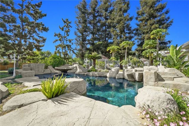 20537 E Covina Hills Rd, Covina, CA 91724