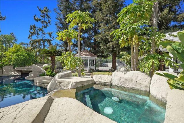 20537 E Covina Hills Rd, Covina, CA 91724