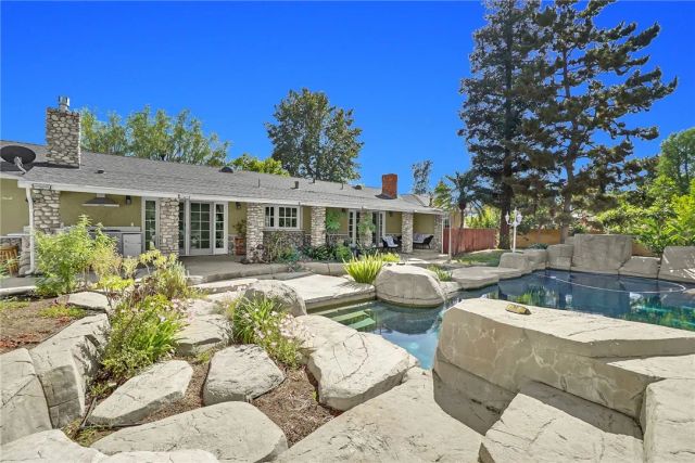 20537 E Covina Hills Rd, Covina, CA 91724