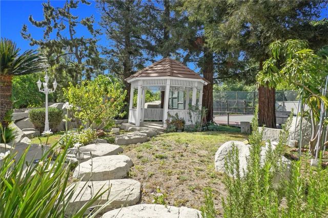 20537 E Covina Hills Rd, Covina, CA 91724