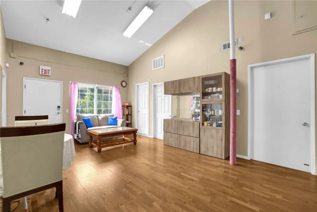 20537 E Covina Hills Rd, Covina, CA 91724