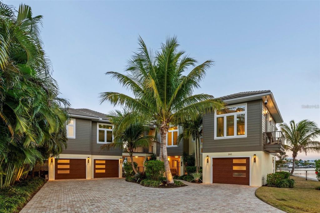242 OAK AVENUE, ANNA MARIA, FL 34216 — photo 2