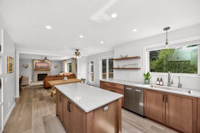 1955 NW 144th Street, Clive, IA 50325