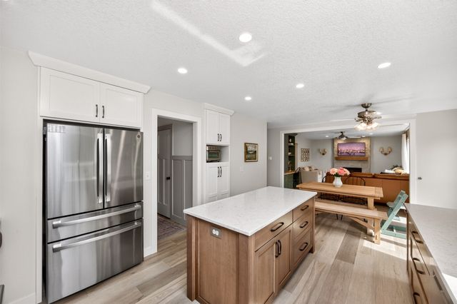 1955 NW 144th Street, Clive, IA 50325