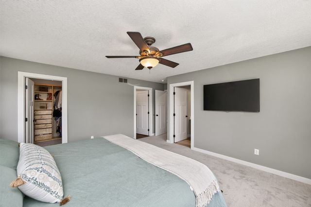 1955 NW 144th Street, Clive, IA 50325
