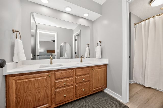 1955 NW 144th Street, Clive, IA 50325