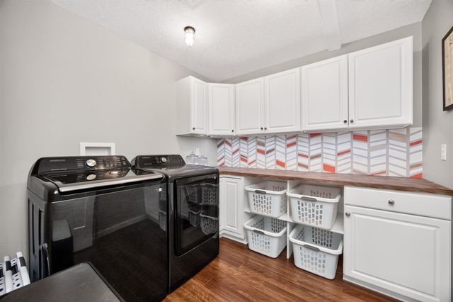 1955 NW 144th Street, Clive, IA 50325