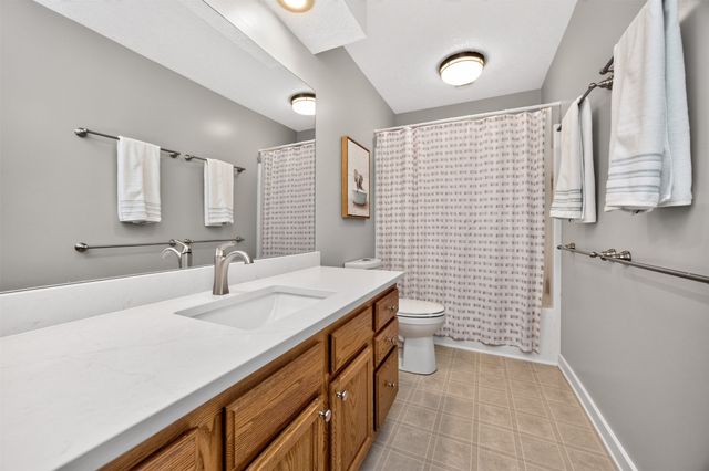 1955 NW 144th Street, Clive, IA 50325