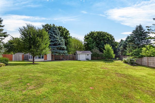 1955 NW 144th Street, Clive, IA 50325