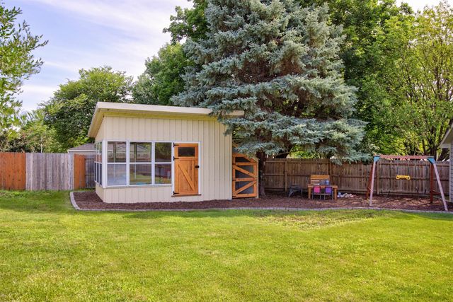 1955 NW 144th Street, Clive, IA 50325