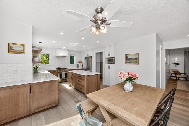 1955 NW 144th Street, Clive, IA 50325