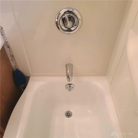 825 Brookfield Road, Dayton, OH 45429